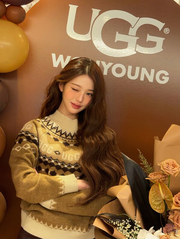 Jang Won-young nude photo 11