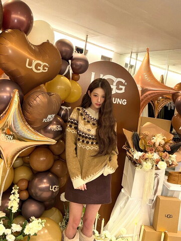 Jang Won-young nude photo 34