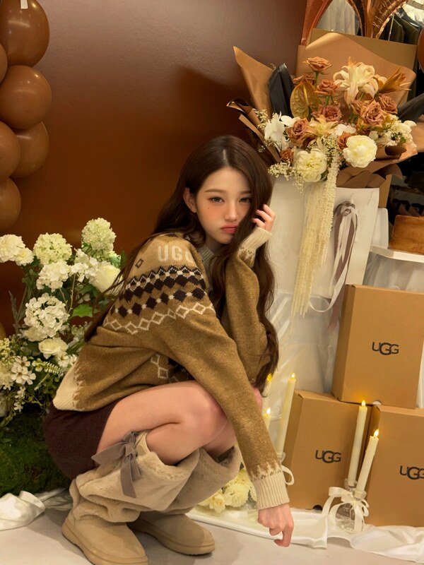 Jang Won-young nude photo 14