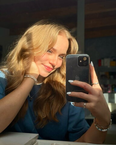 Janice Reimann Sexy (2 photos)