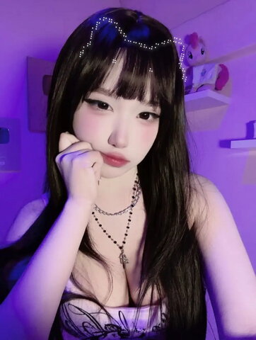 Janifukui nude photo 1