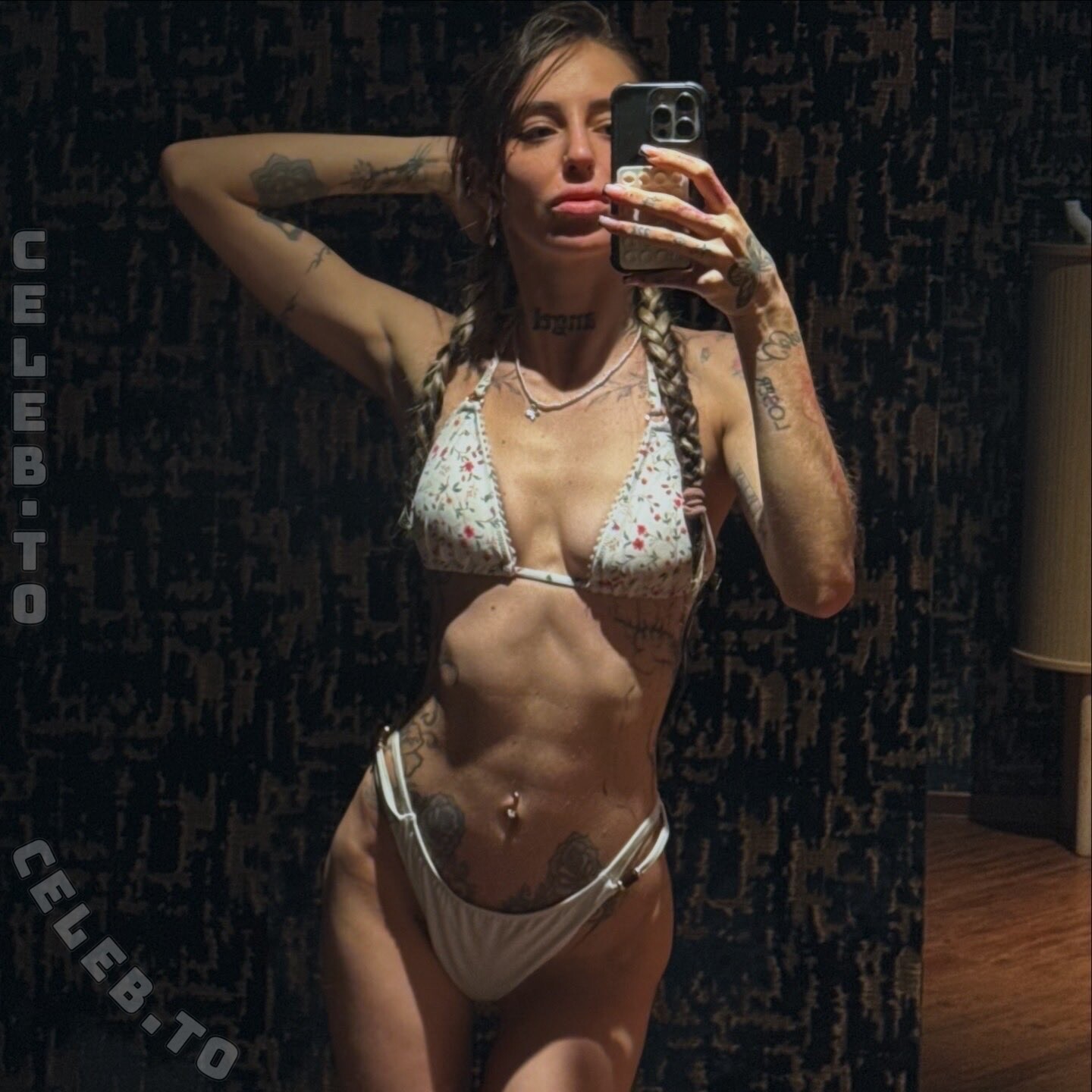 Janina Khalifa nude photo 2