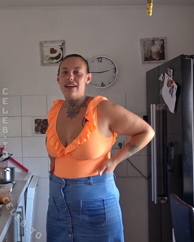 Janine Horn nude photo 11