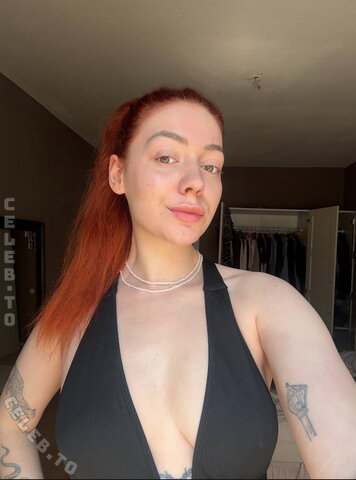 Jannaxrina – Deep neckline 🔥🍒 "First time swimming after my accident"