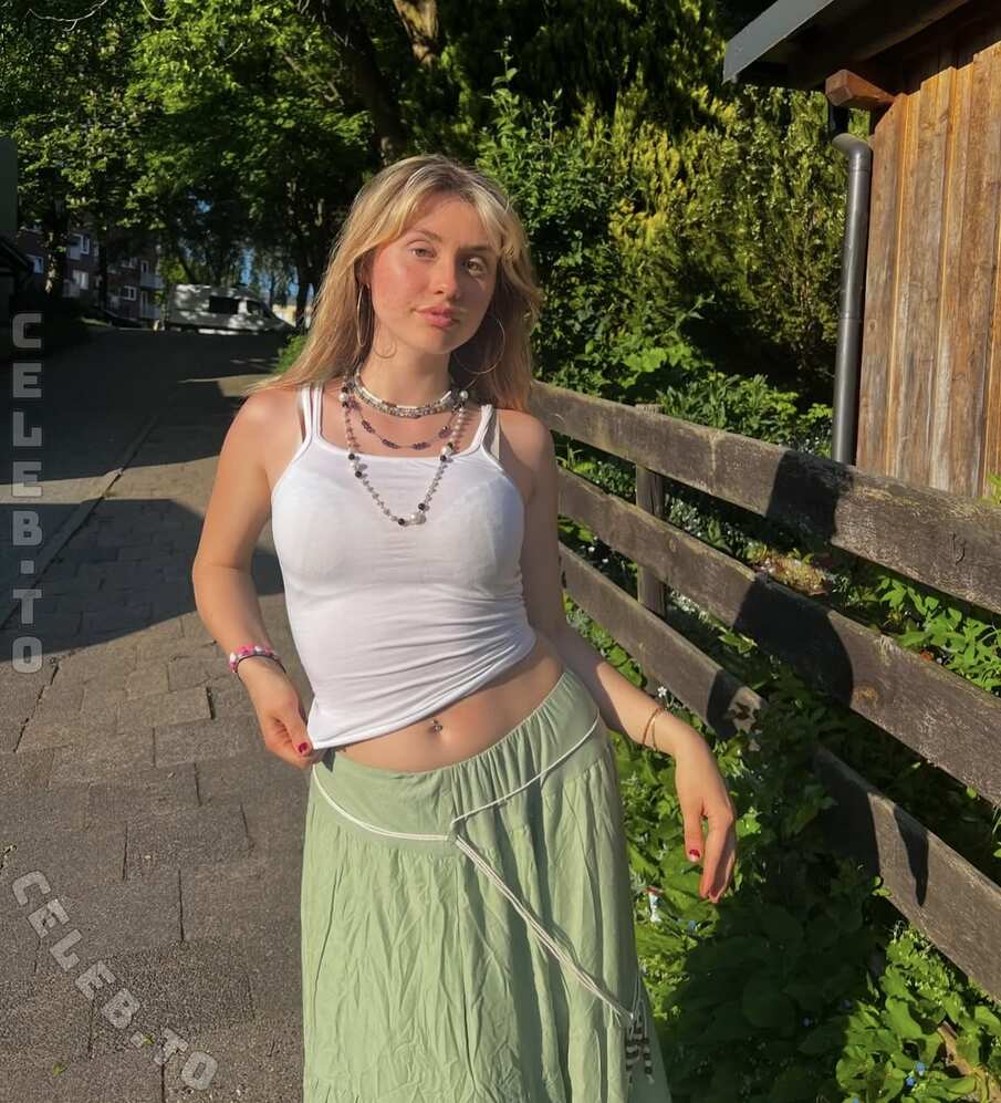 Janne Sophie nude photo 5