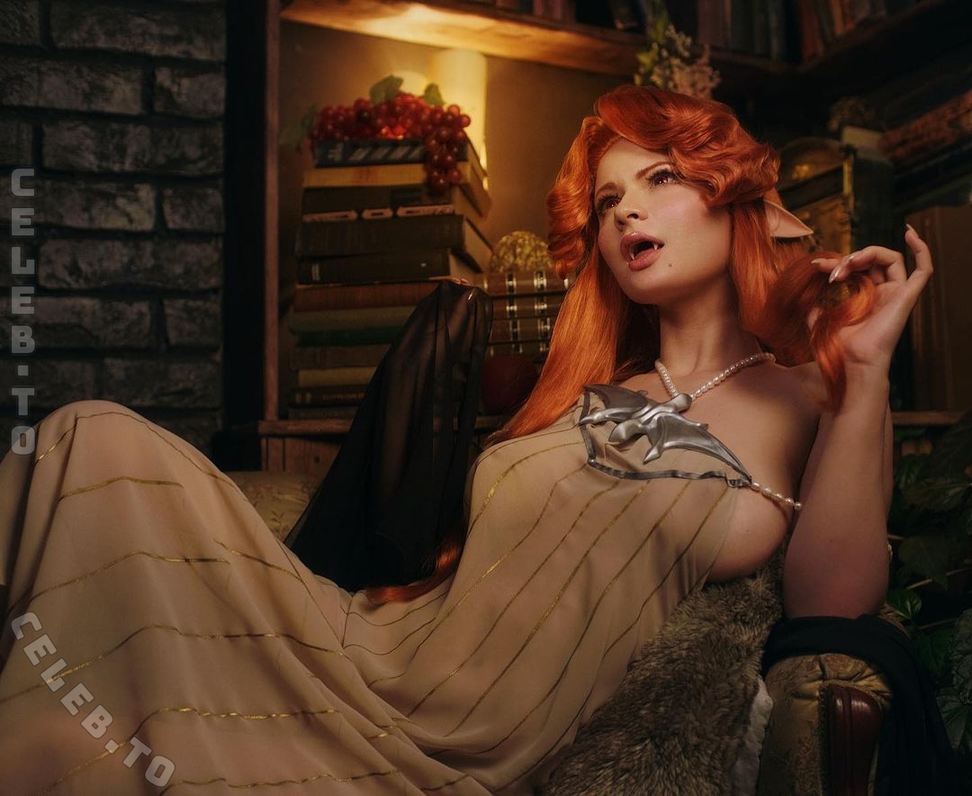 Jannetincosplay nude photo 3