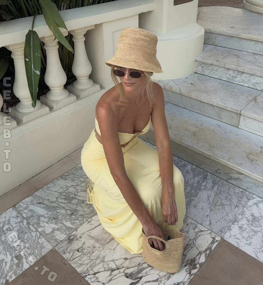 Janni Deler nude photo 3