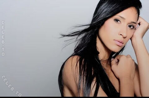Jaqueline Carvalho photo 1