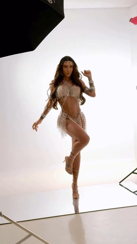 Jaqueline Khury nude photo 6