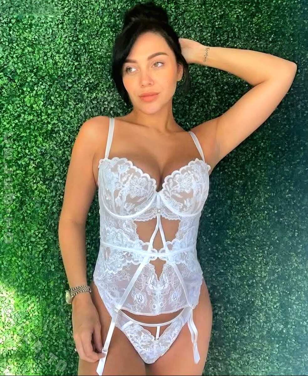Jasmin Brownsword nude photo 3
