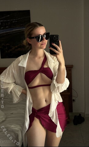 Jasmin Jung – Something current from her in a bikini