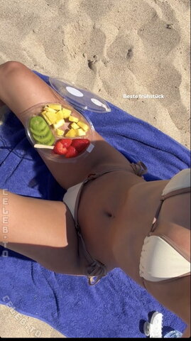 Jasmin Penelope New (1 photo)