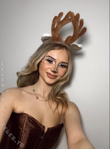 Jasmin Schneider nude photo 6