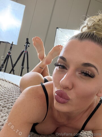 JayJayPink nude photo 17