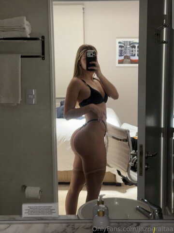 Jazmin Peralta Hot (1 photo)