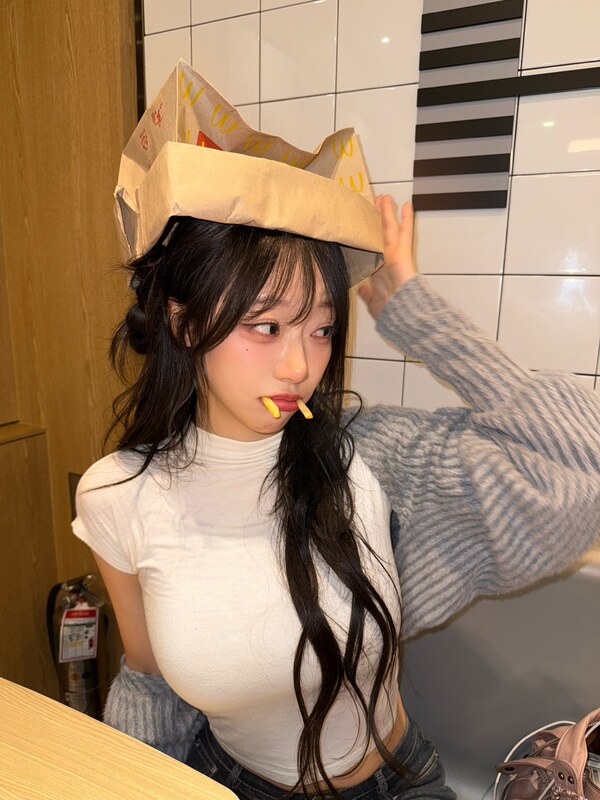Jeewon nude photo 3