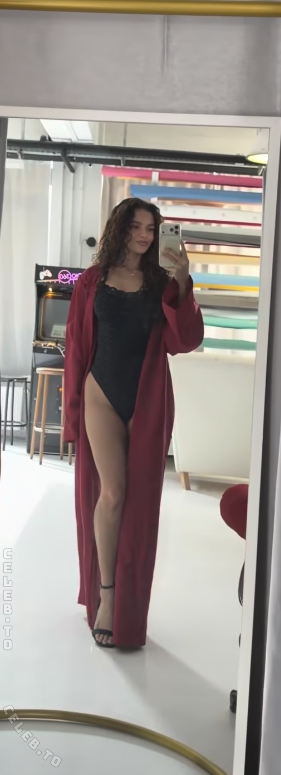 Jeje Lopes nude photo 2