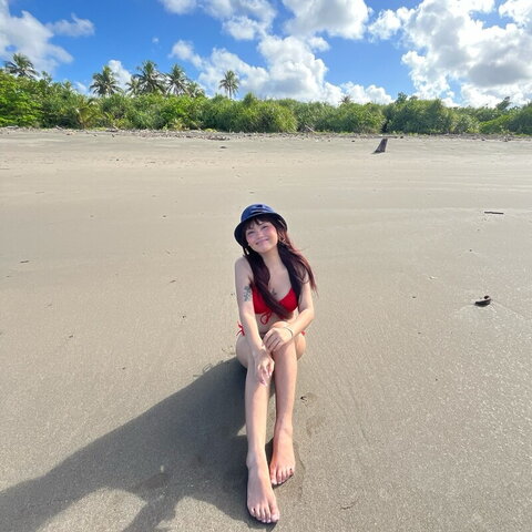 Jekanne nude photo 1