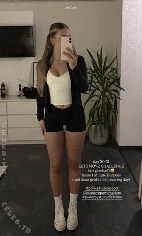 jellefeline nude photo 45