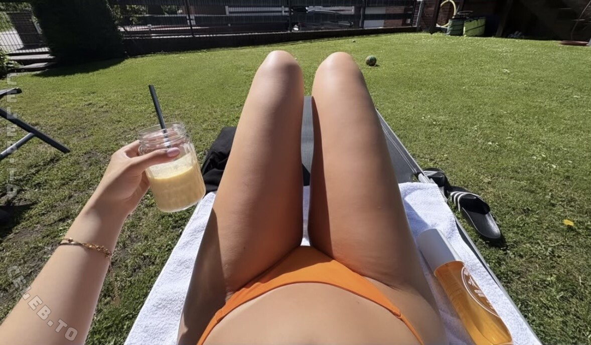 jellefeline nude photo 1