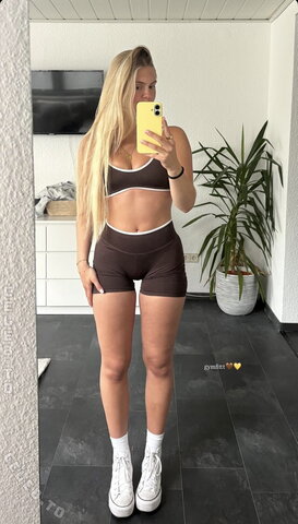 jellefeline Hot (1 photo)