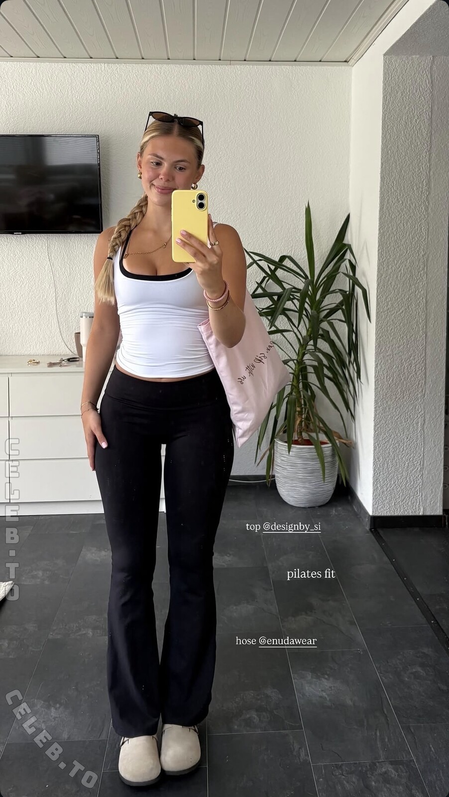jellefeline nude photo 1