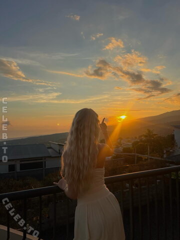 Jellina nude photo 5