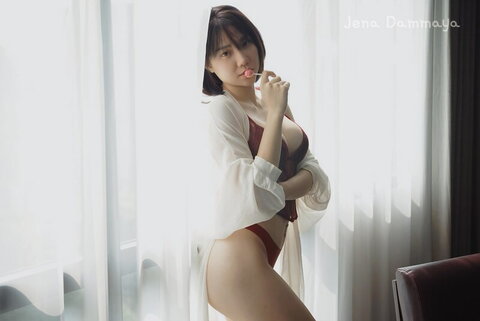 jenadammaya Hot (5 photos)