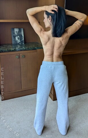 Jenn Graham Hot (2 photos)