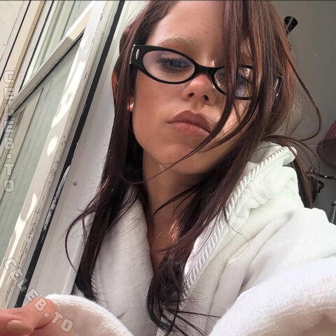 Jenna Ortega nude photo 36