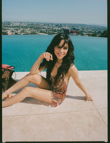 Jenna Ortega nude photo 29