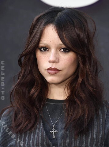 Jenna Ortega nude photo 9
