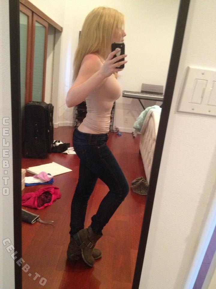 Jennette McCurdy nude photo 4