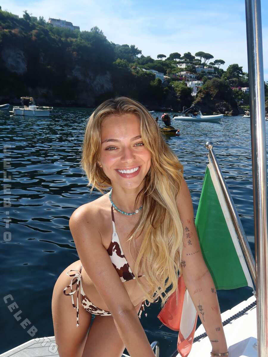 Jenni Serpi nude photo 4
