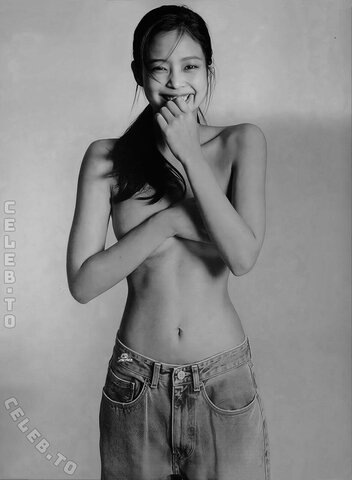 Jennie Kim nude photo 12