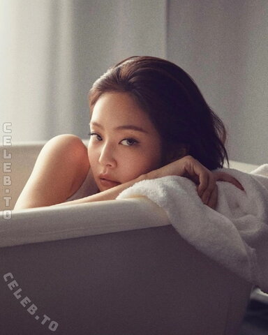 Jennie Kim nude photo 13