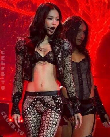 Jennie Kim nude photo 2