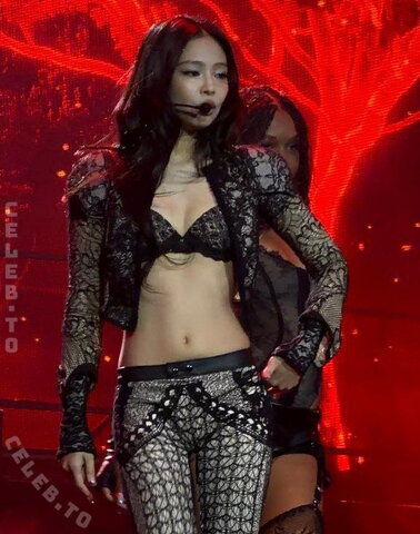 Jennie Kim nude photo 1