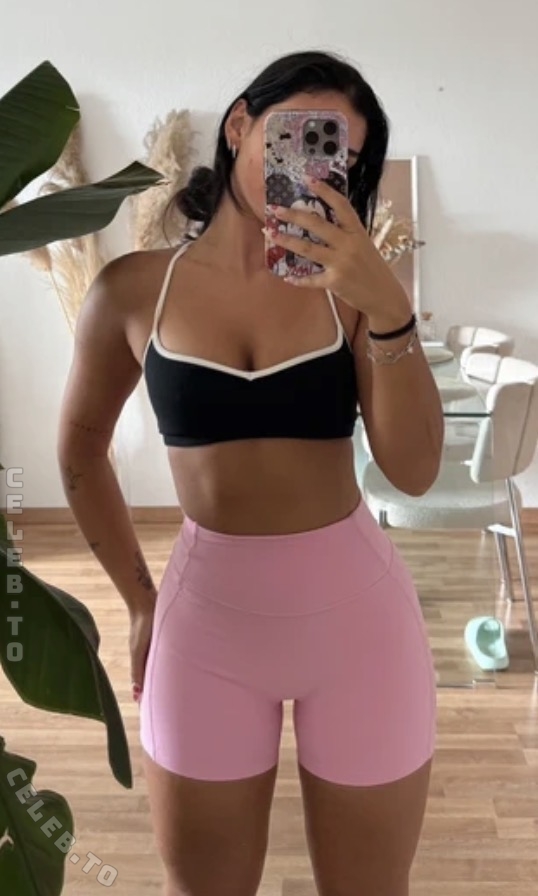 Jennifer Iglesias nude photo 13