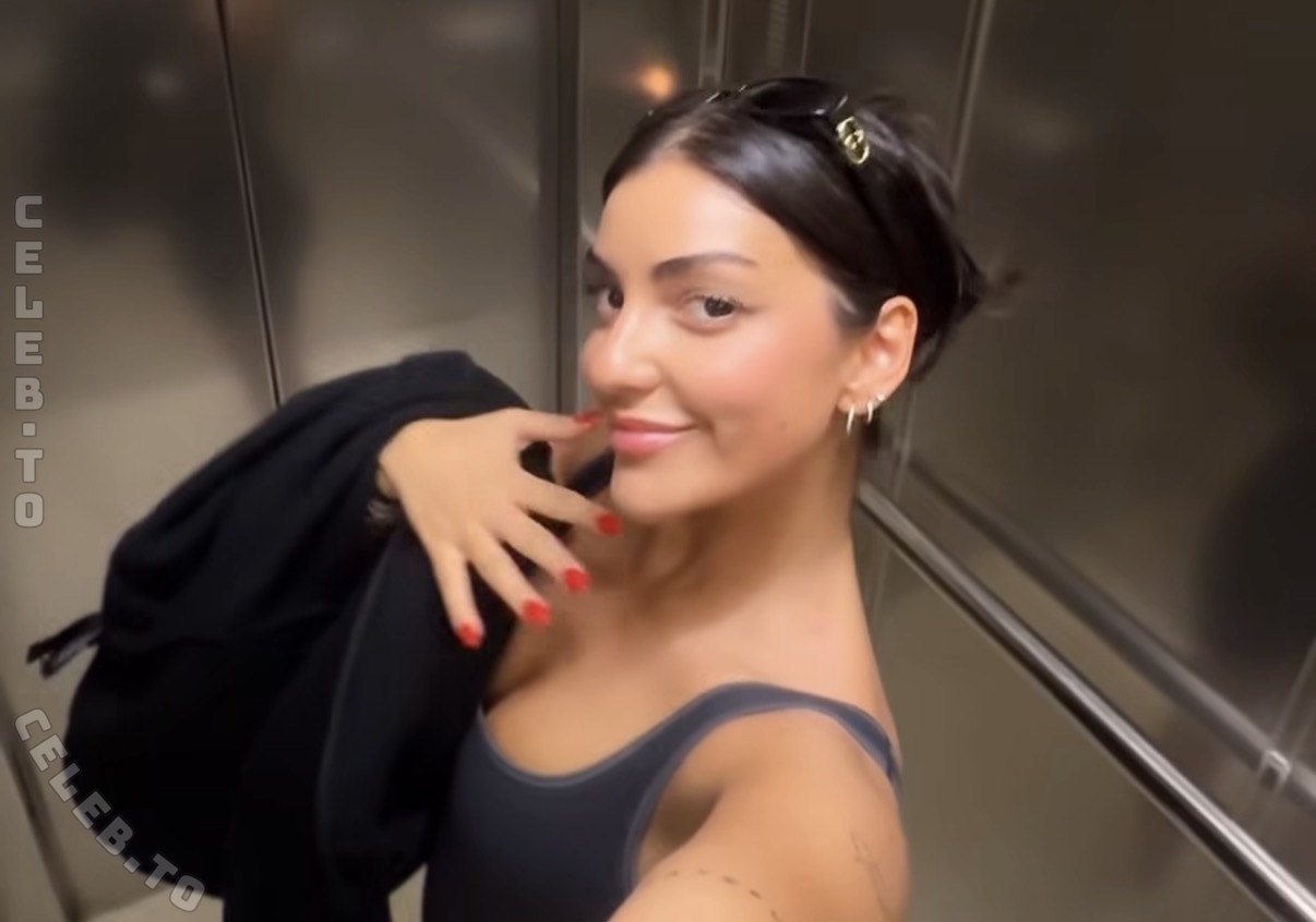 Jennifer Iglesias nude photo 1