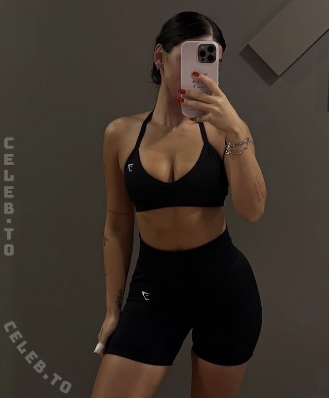 Jennifer Iglesias nude photo 3