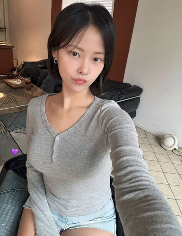 Jennifer Kim nude photo 9