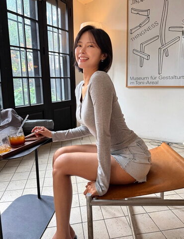 Jennifer Kim nude photo 2