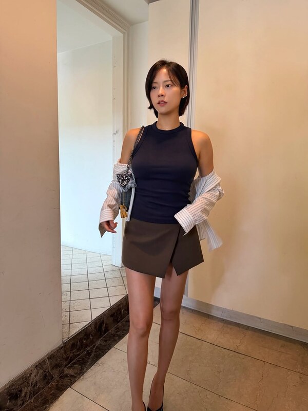 Jennifer Kim nude photo 6