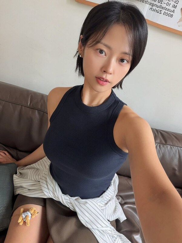 Jennifer Kim nude photo 8