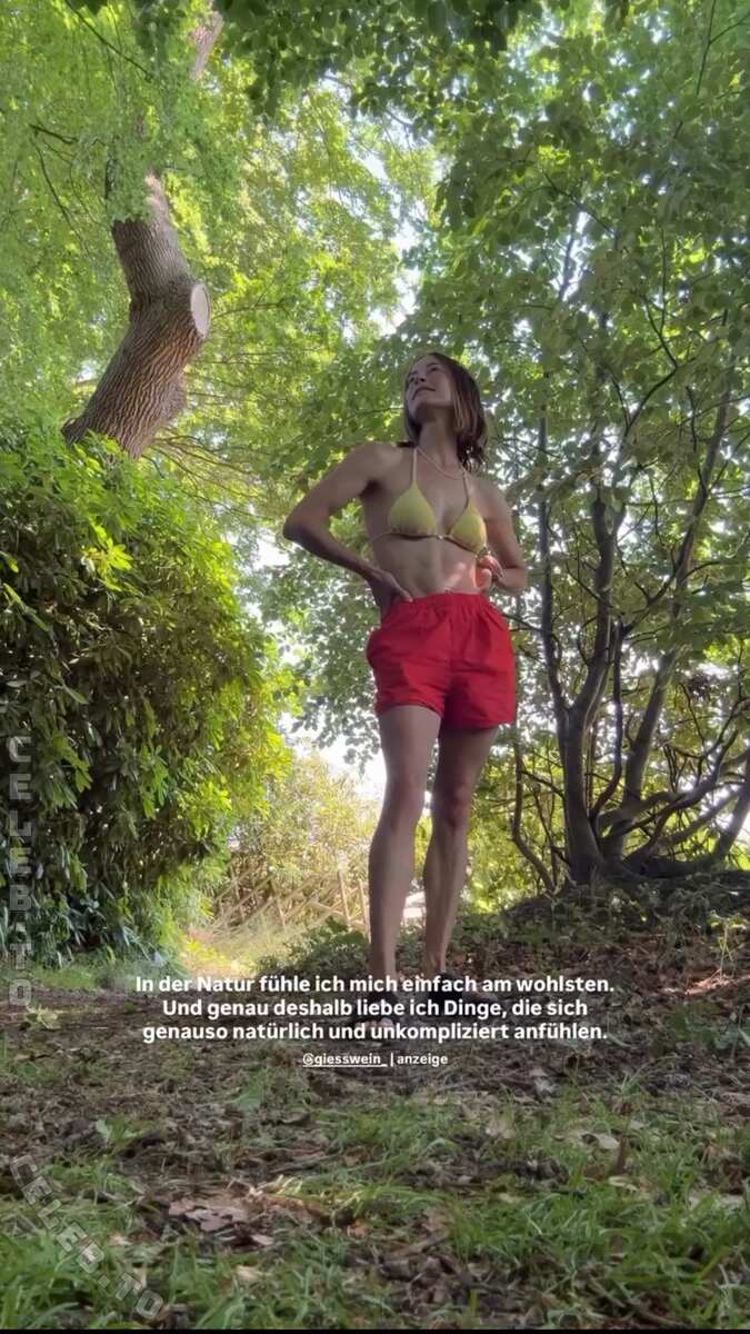Jennifer Lange nude photo 1