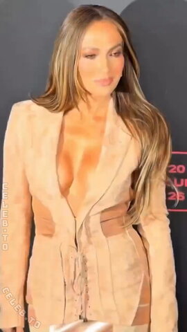 Jennifer Lopez nude photo 11
