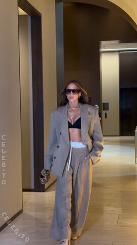 Jennifer Lopez nude photo 9