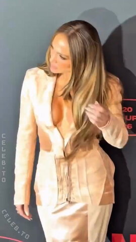 Jennifer Lopez nude photo 8