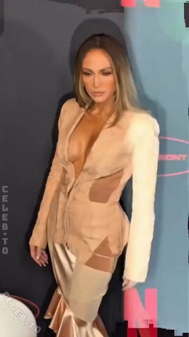 Jennifer Lopez nude photo 3